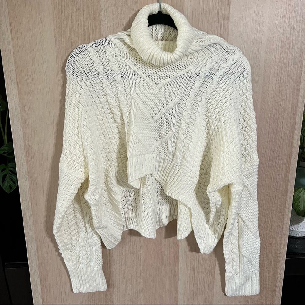 SHEIN Cropped Turtleneck Sweater